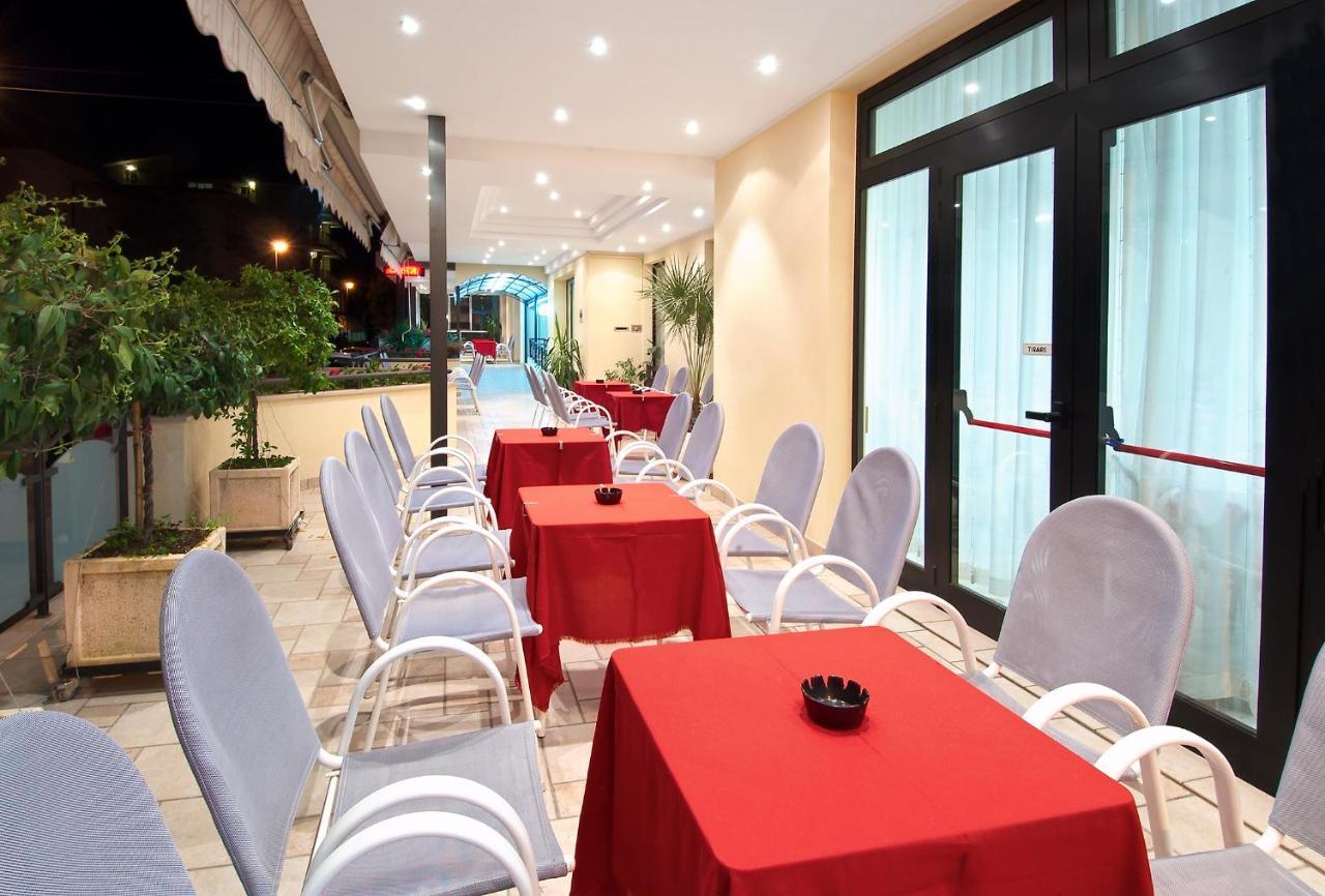 Hotel Villa Lieta ริมินี ภายนอก รูปภาพ